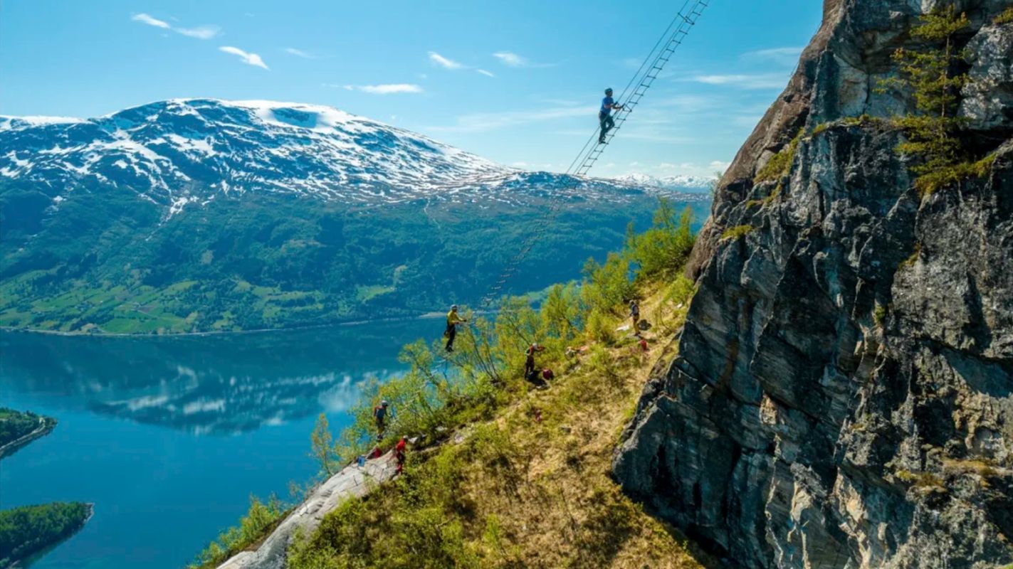 Almost 800 meters above the fjord: a hanging ladder for extremes was opened in Norway